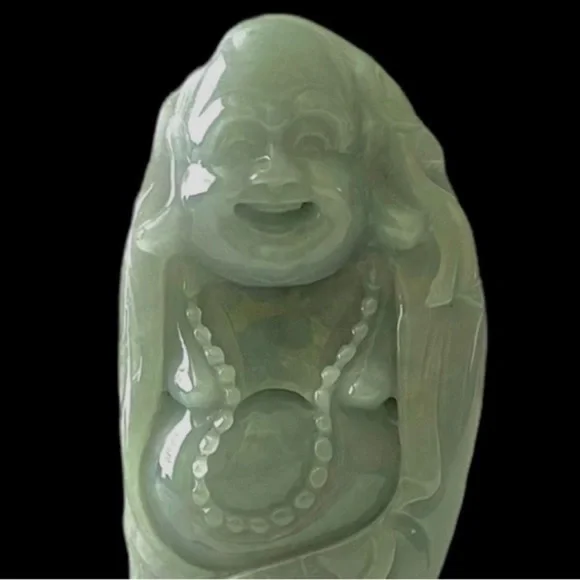 🇭🇰 HONG KONG HAND CARVED JADE BUDDHA FROM SINGLE STONE & WOODEN STAND - Picture 2 of 8